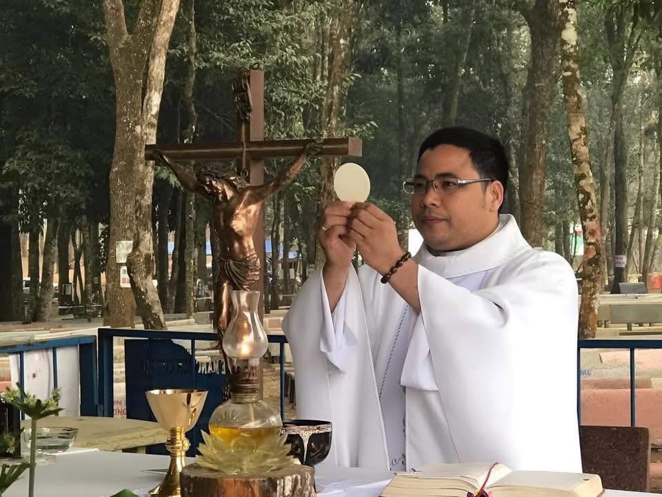 Từ quản xứ Mỹ Khánh đến huyền chức toàn phần: 6 năm biến động của Cha Đặng Hữu Nam